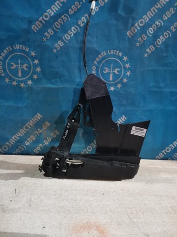 Замок передней пассажирской двери 1372465 FORD