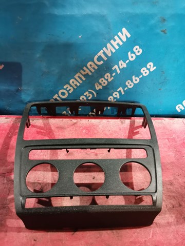 Молдинг (накладка) приборной панели "торпедо", центральный 1Z0858069A VAG