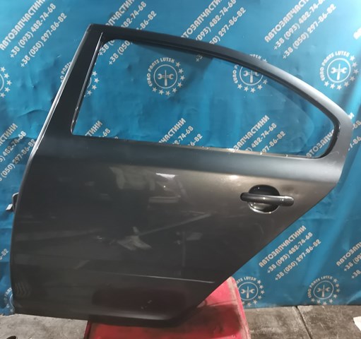 Задняя левая дверь Шкода Октавия 2 A5
