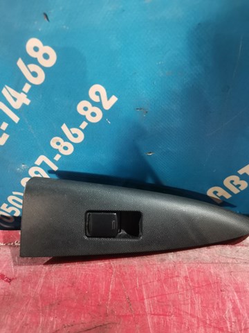 Кнопка подъемника задних стёкол 25411ED00B NISSAN