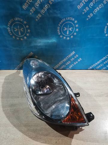 Фара передняя правая 260109U100 NISSAN