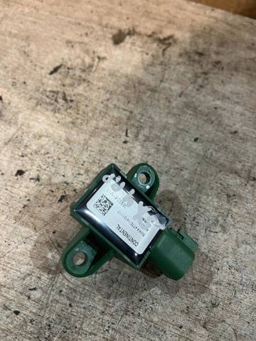 Датчик подушки безопасности 3893061M10 SUZUKI
