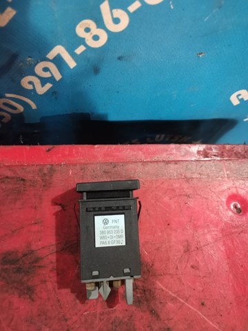 Кнопка аварийной сигнализации 3B0953235D VAG