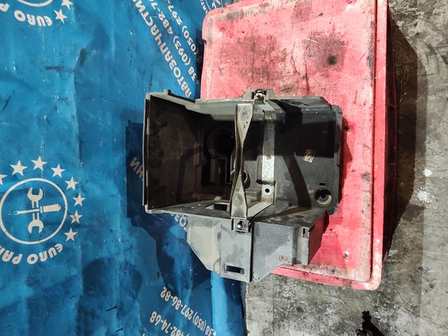 Подставка аккумулятора 3M5110723AP FORD