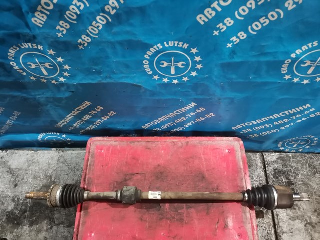 Полуось передняя, правая 495011W000 HYUNDAI