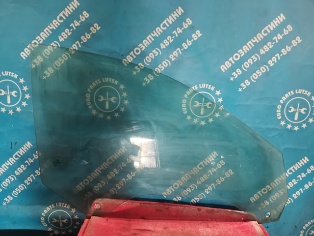Стекло двери передней правой 4B0845202 VAG