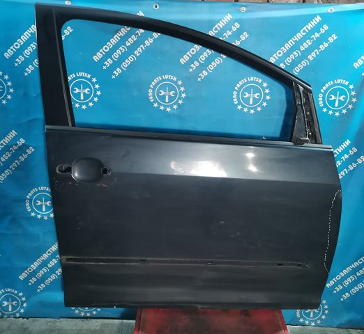 Пассажирская передняя дверь 5M0831302P VAG