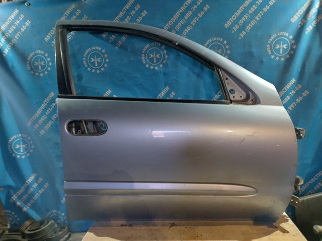Пассажирская передняя дверь 801005M432 NISSAN