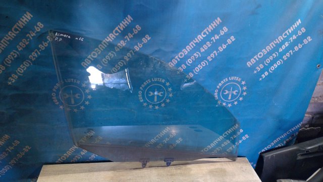 Стекло двери передней правой 80300BM701 NISSAN