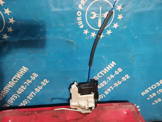 Замок двери задней правой 814211W010 HYUNDAI