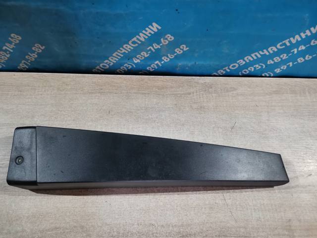 Накладка стойки кузова внешняя, центральная левая 8200139600 RENAULT