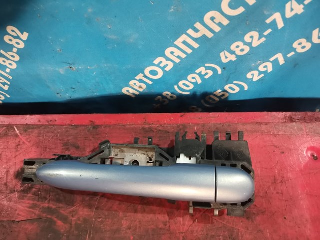Держатель наружной ручки двери, передней правой 8200388111 RENAULT