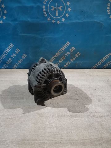 Автомобильный генератор 8200667619 RENAULT