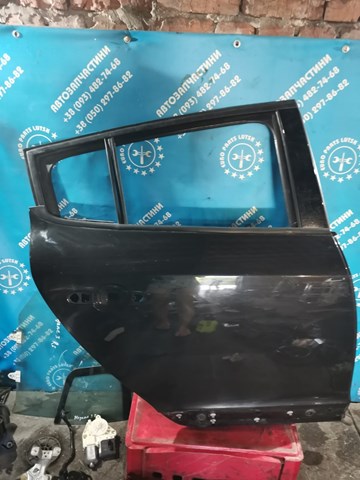 Дверь задняя, правая 821006386R RENAULT