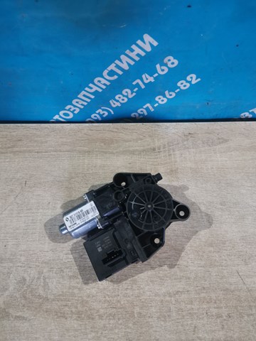Мотор стеклоподъемника двери задней, левой 827310166R RENAULT
