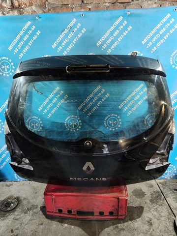 Стекло багажника двери 3/5-й задней (ляды) 903000032R Renault (RVI)