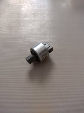 Датчик-клапан кондиционера 90506751 OPEL