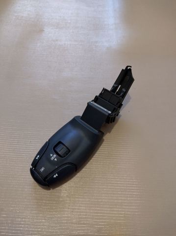 Переключатель подрулевой, управления аудио системой 96538207XT PEUGEOT