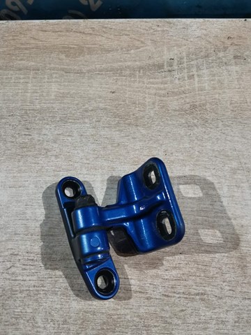 A1687301937 MERCEDES Петля двери задней левой купить в Житомир