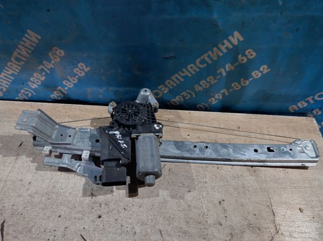 Моторчик стеклоподъемника двери задней, правой A1688201242 MERCEDES