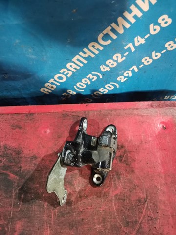 Петля задней двери, левой A1697300337 MERCEDES