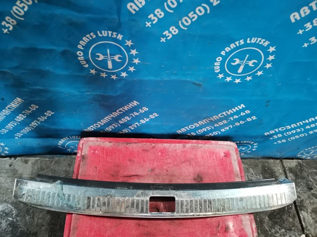 Облицовка задней панели багажника A2036901887 MERCEDES