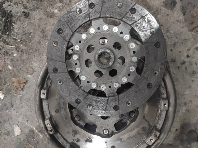 RENAULT 302052316R Комплект сцепления в наличии Днепр