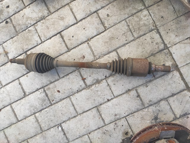 RENAULT 391016204R Левая полуось в наличии Черновцы