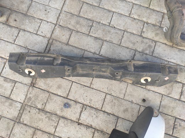 Кронштейн бампера заднего, центральный 850420002R RENAULT