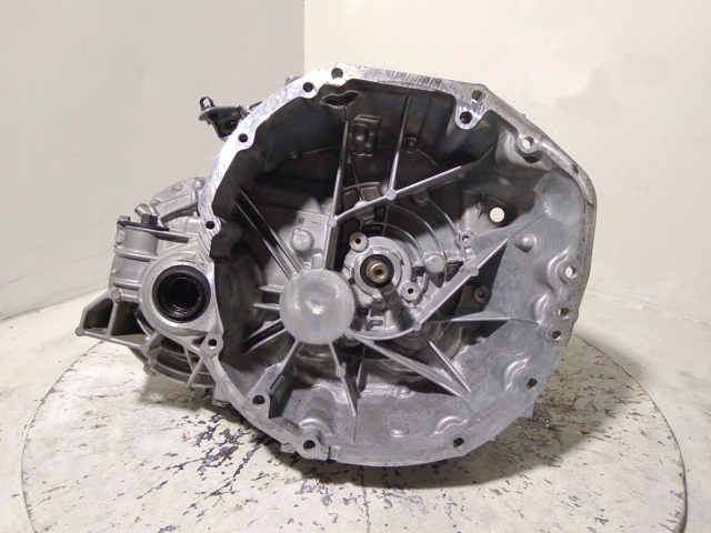 Коробка скоростей механика 32010JG70E NISSAN