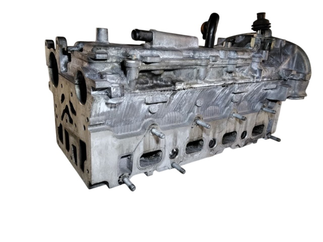 Головка блока цилиндров 7701475605 RENAULT