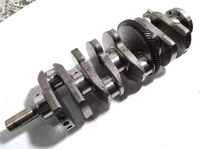 Коленчатый вал LR022080 LAND ROVER