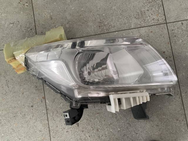 Фара передняя правая 260104KJ2A NISSAN