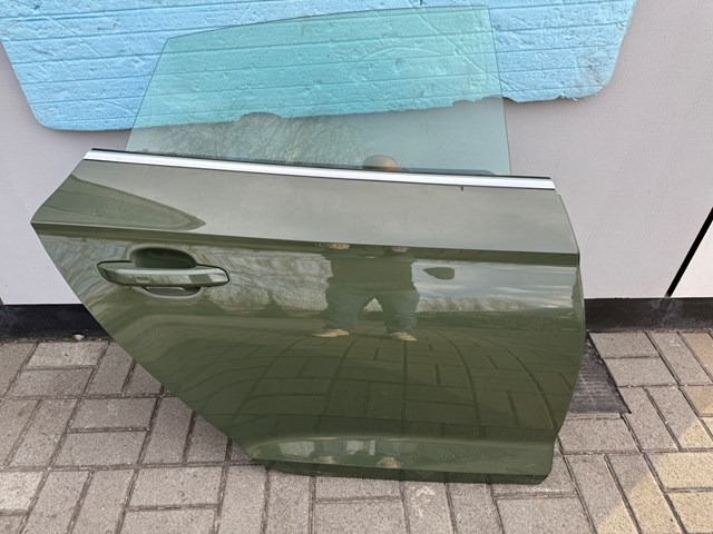 Дверь пассажирская задняя правая 8W8833052K VAG