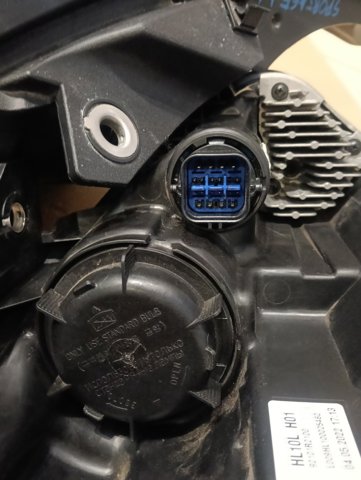 92101R2100 HYUNDAI Левая фара купить в Полтава