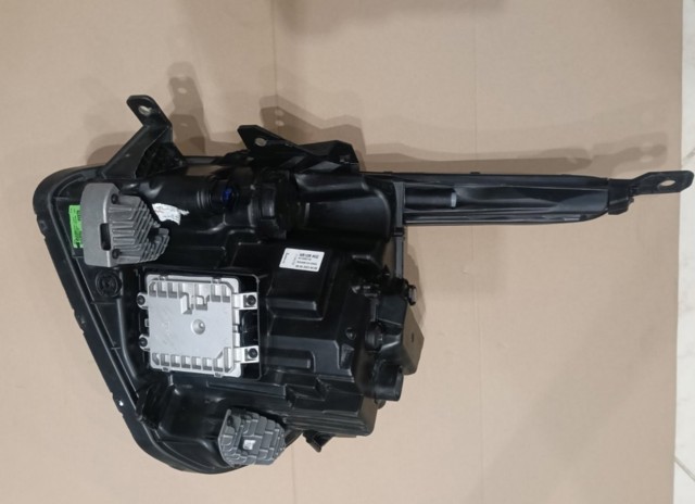 Основная фара - вставка 92102R2100 HYUNDAI