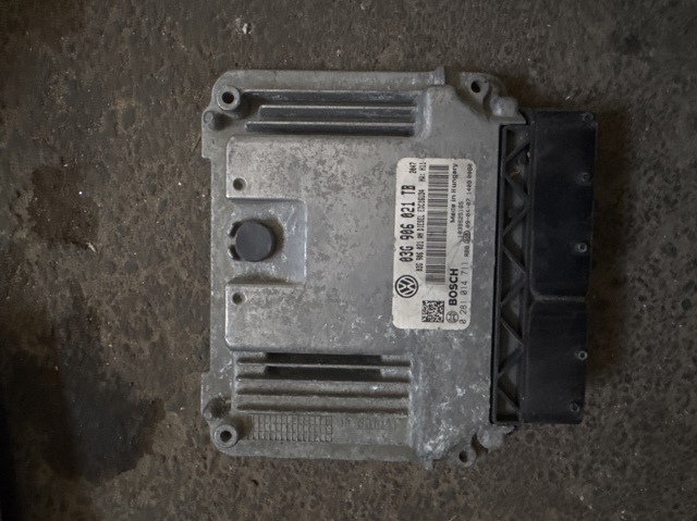 ЭБУ двигателем 03G906021TB VAG