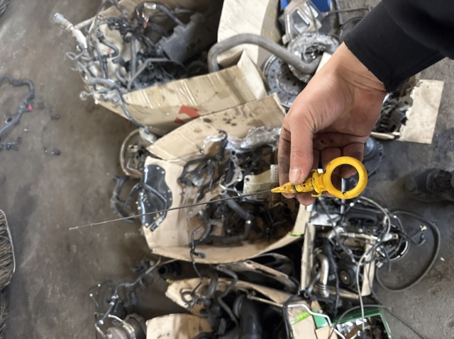 Масляный щуп 04L115611F VAG