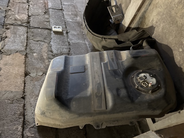 1700A663 Бензобак купить Хмельницкий
