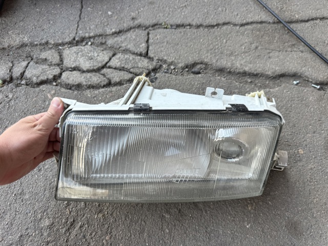 VAG 1U1941017A Левая фара в наличии Сумы