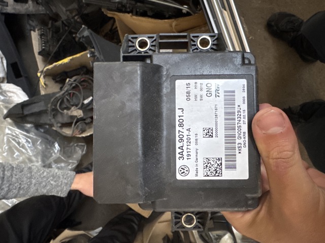 Модуль управления стояночного тормоза 3AA907801G VAG