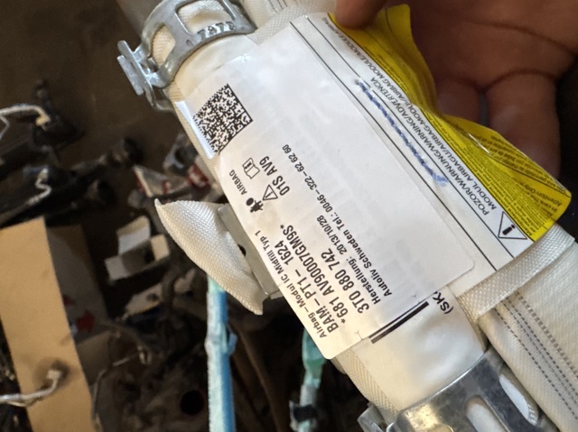 AIRBAG, шторка боковая правая 3T5880742 VAG