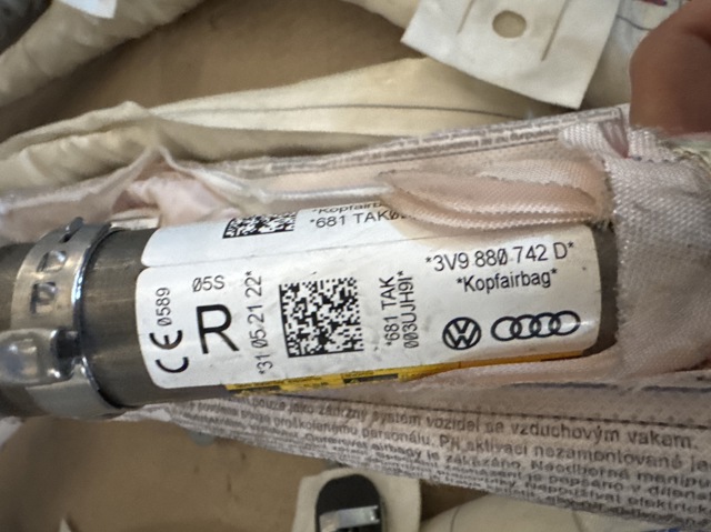 Подушка безопасности, боковая, правая 3V9880742D VAG