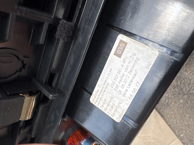 4G0857951 VAG Пепельница центральной консоли купить в Украина