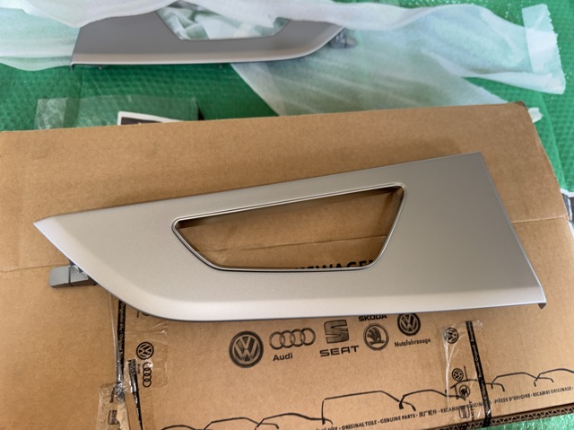 4M8867449 VAG купить в Черновцы