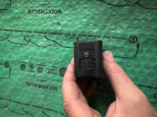 Кнопка (регулятор) корректора фар 5JA941333A VAG