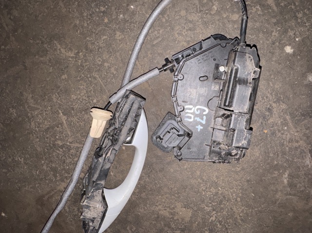 Замок передней пассажирской двери 5TB837016C VAG