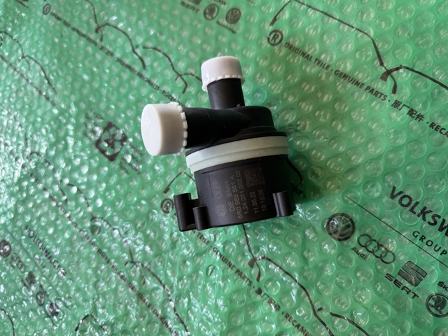 6R0965561A VAG Дополнительная помпа купить в Павлоград
