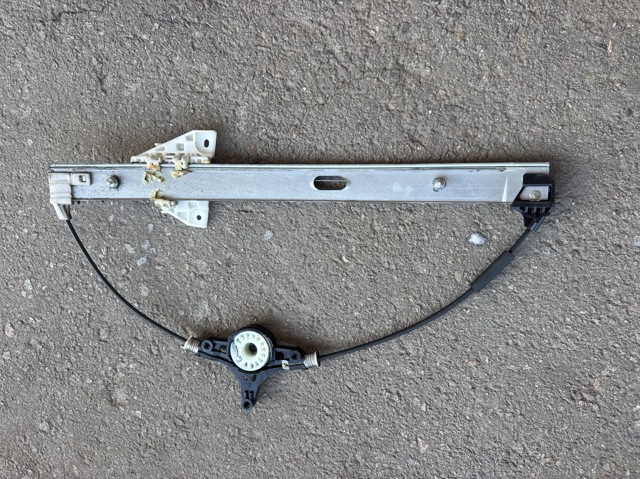 Механизм стеклоподъемника водительской двери GS1D59590A MAZDA