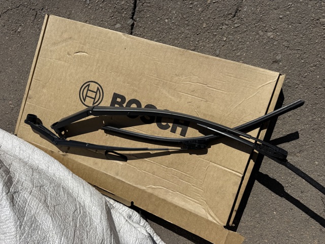 Поводок стеклоочистителя GS1D67321A MAZDA